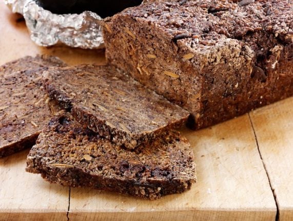 Do Danes really eat rugbrød for at least one meal every day?