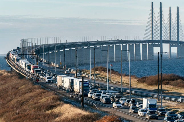 Vehicles queue on the Øresund Bridge on December 27th prior to the introduction of new Covid-19 rules for entry to Sweden.